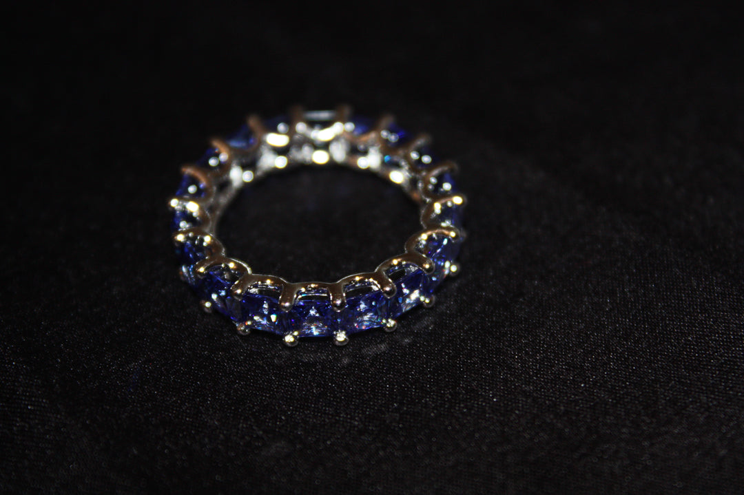 Celeste - Silverring med Safirblå Stenar - 5,84g