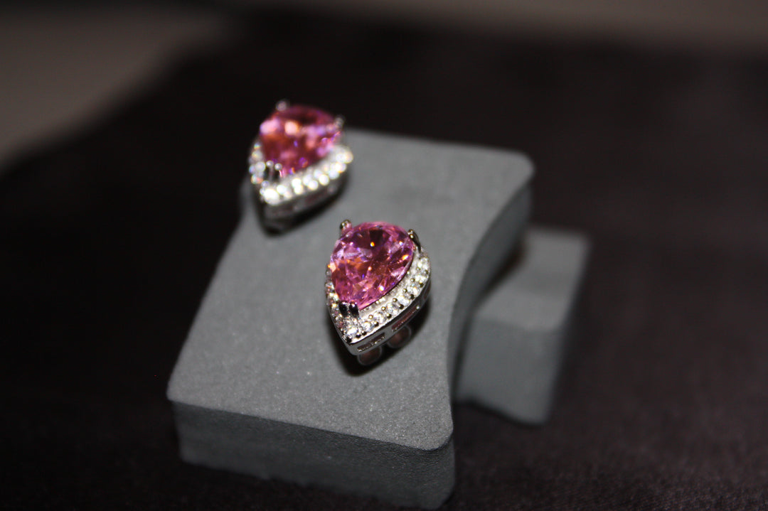 Rosalie – Droppformade Örhängen i 925 Silver med Rosa Simulerad Sten & Zirconia