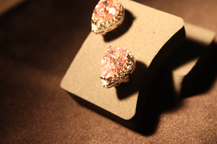 Rosalie – Droppformade Örhängen i 925 Silver med Rosa Simulerad Sten & Zirconia