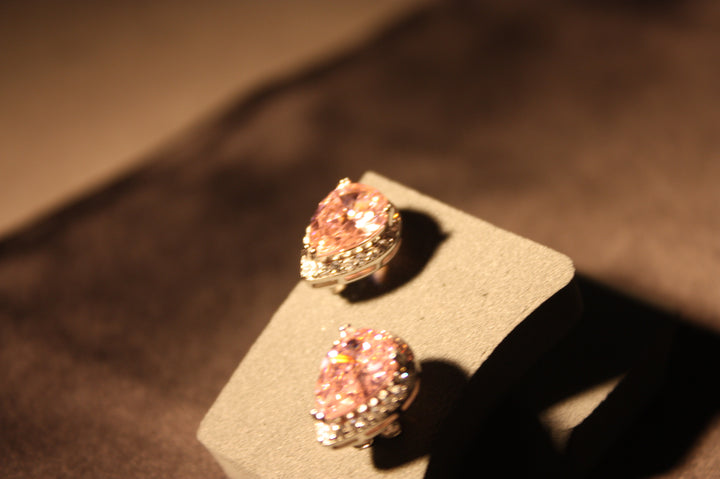 Rosalie – Droppformade Örhängen i 925 Silver med Rosa Simulerad Sten & Zirconia